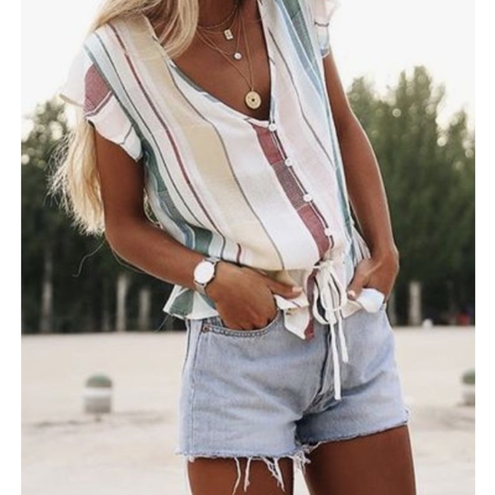 ISO. Verticals striped button down short sleeve
